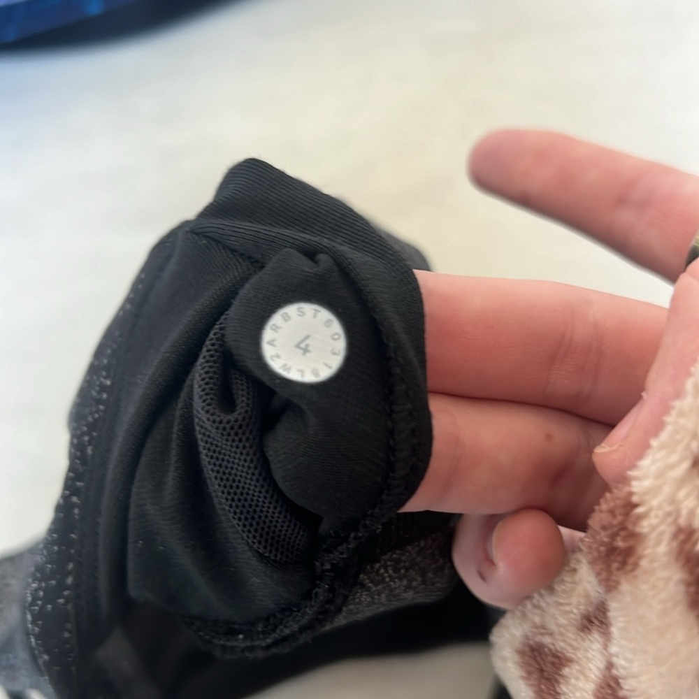 Black sparkly sports bra. Lululemon size 4 in great condition. - Picture 3 of 3